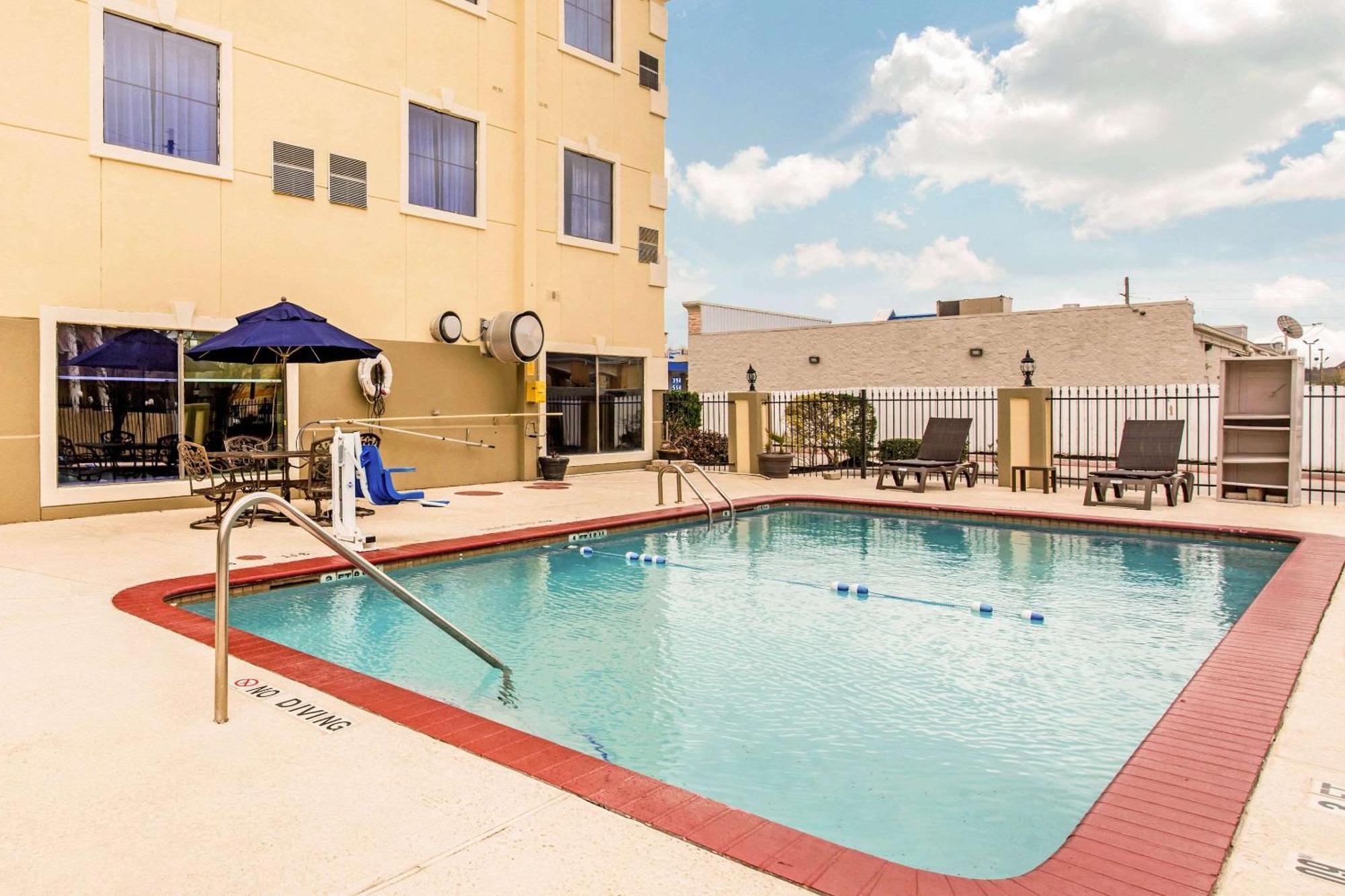 Comfort Inn & Suites Iah Bush Airport - East Humble Exteriör bild